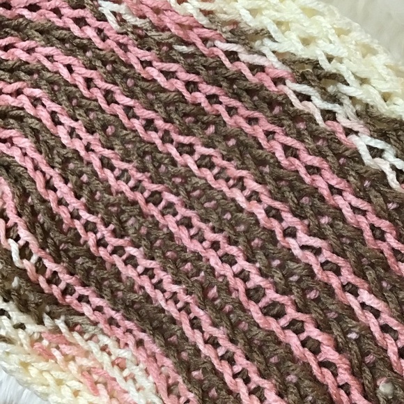 NWT unisex hand knit thin acrylic Neapolitan scarf - Picture 2 of 3